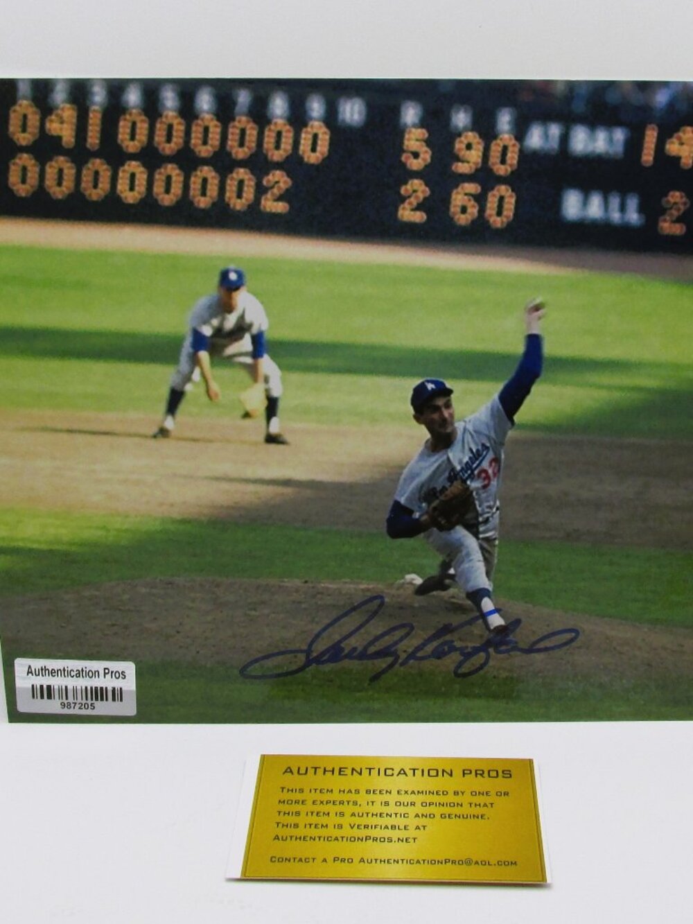 Sandy Koufax Signed 8x10 Photo With COA (987205) (Dodgers)